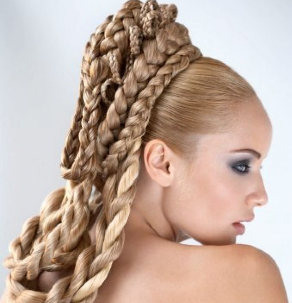 Прически на основе плетения кос на длинные и средние волосы | krylovclub.ru