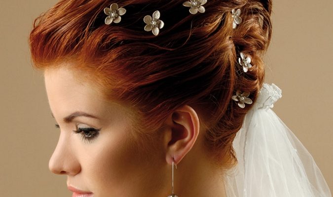 Прически на свадьбу на средние волосы для мамы невесты фото красивые
